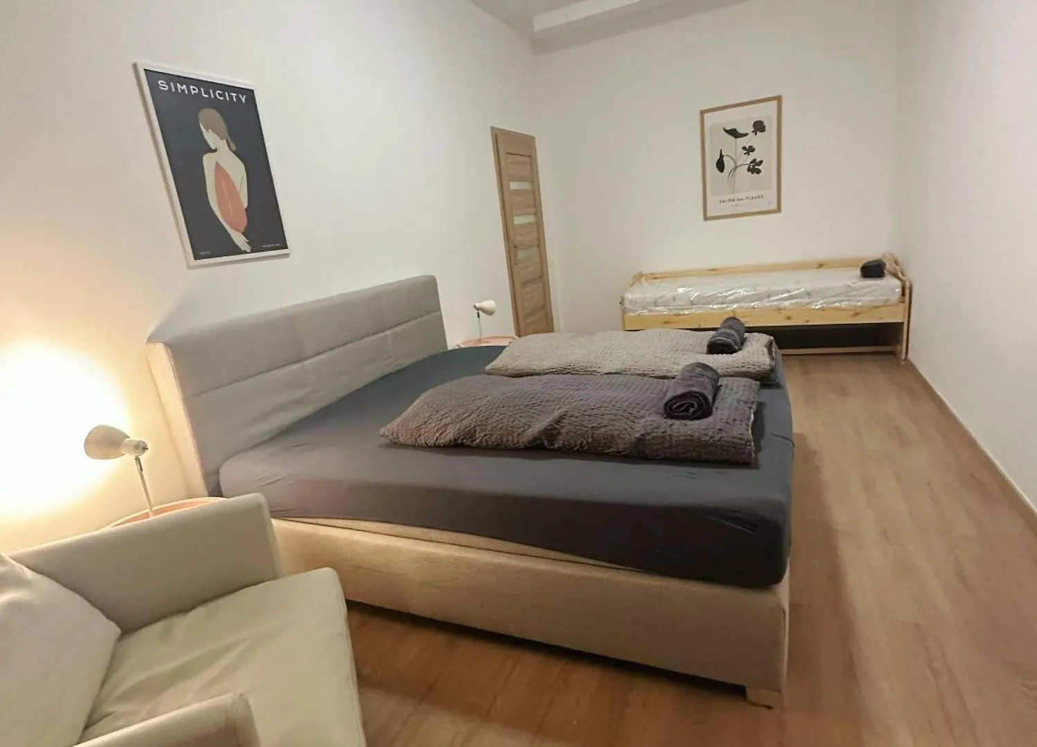 Apartment 5 Betten Montuerwhonung Mit Waschmaschine Dusseldorf