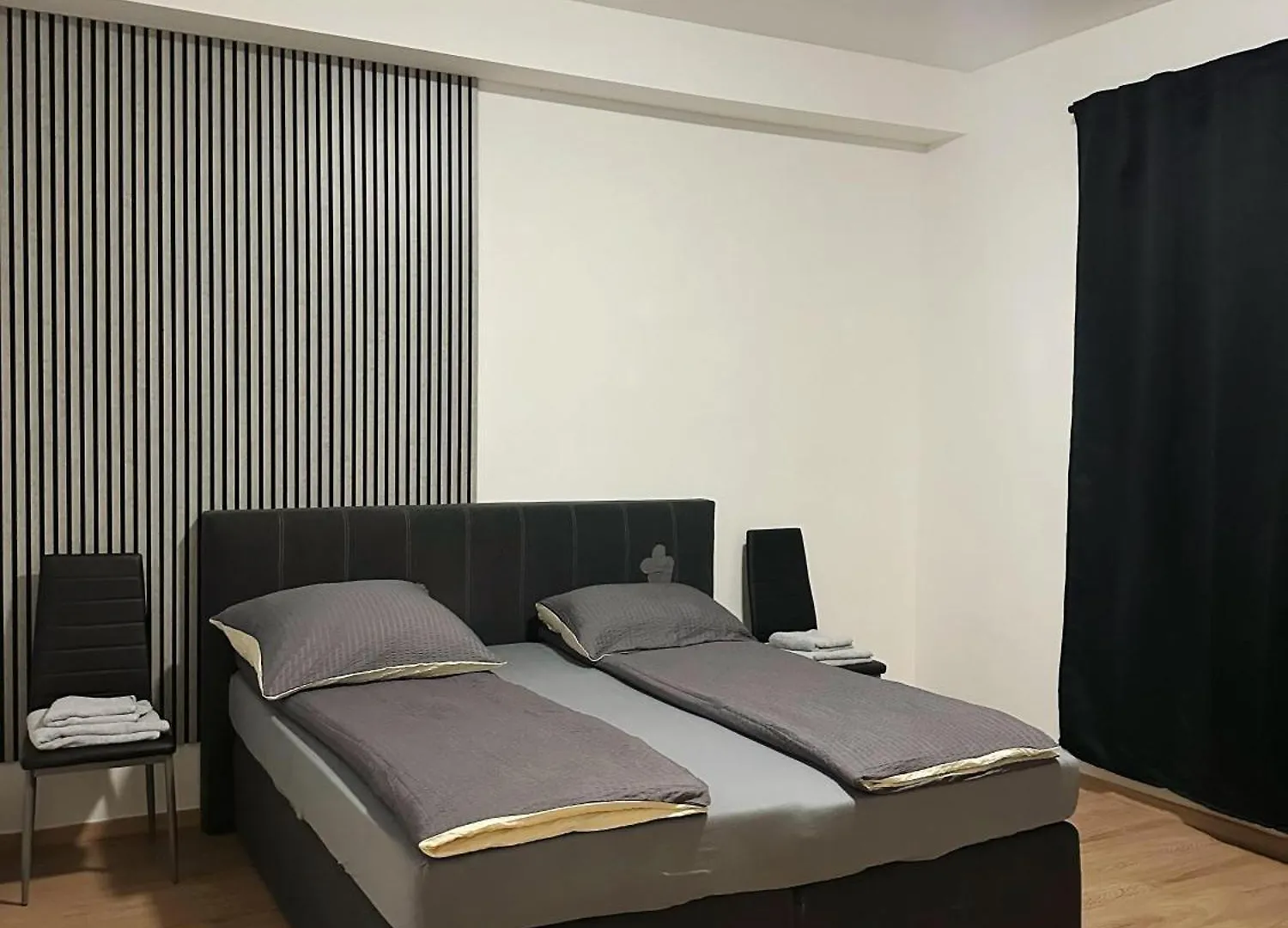 5 Betten Montuerwhonung Mit Waschmaschine Dusseldorf 0*,  Germany